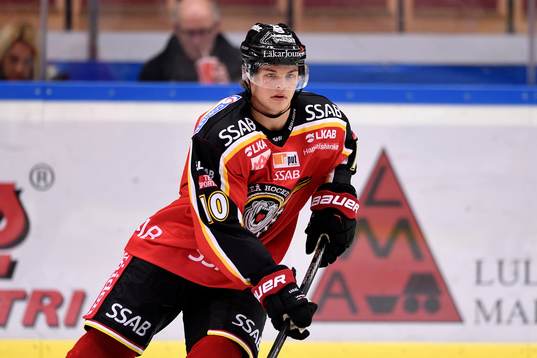 Luleås Malte Strömwall på uppvärmningen