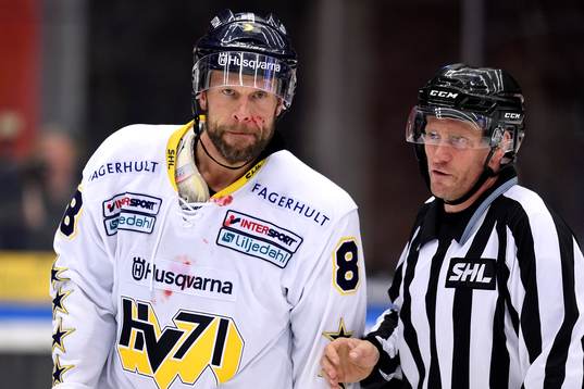 s Jere Karalahti är blodig
