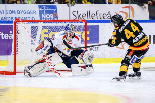 Skellefteås Rob Schremp avgör på straff på Djurgårdens