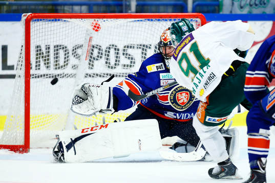 Finlands Toni Rajala gör 0-2