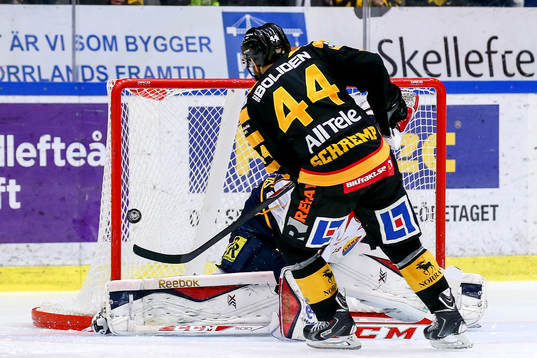 Skellefteås Rob Schremp avgör på straff på Djurgårdens