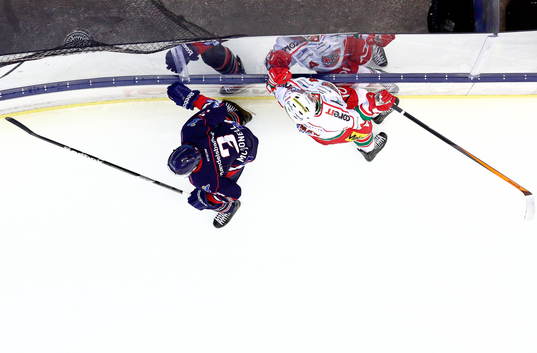 s Oscar Hedman vid sargen