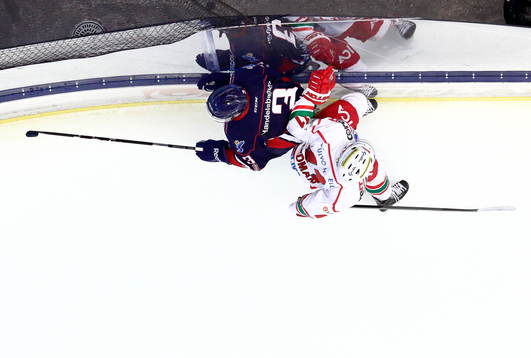 s Oscar Hedman vid sargen