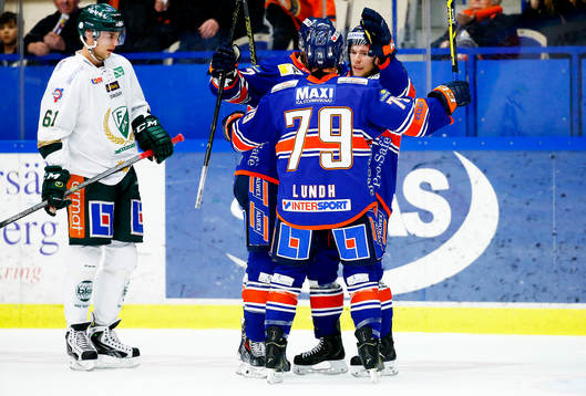 Växjös spelare jublar