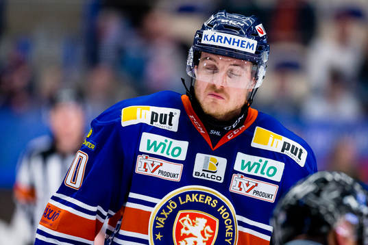 Växjös Erik Josefsson blundar