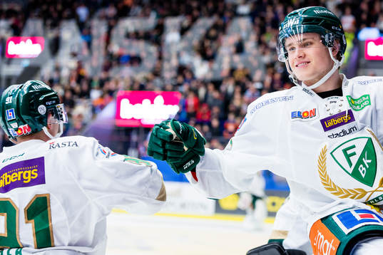 Färjestads Christoffer Forsberg firar