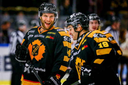 Skellefteås Rob Schremp avgör på straff på Djurgårdens