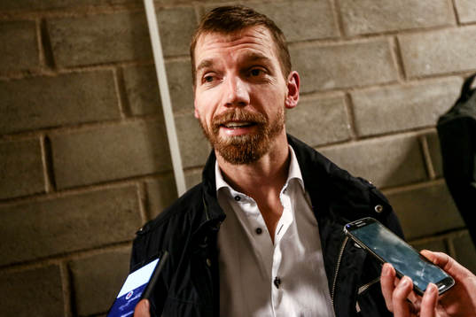 Djurgårdens Mikael Samuelsson i civila kläder