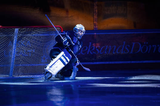Leksands målvakt Oscar Alsenfelt före ishockeymatchen i