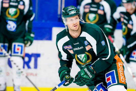 Färjestads Ole-Kristian Tollefsen värmer upp