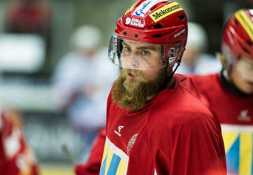 Modos Nichlas Torp värmer upp