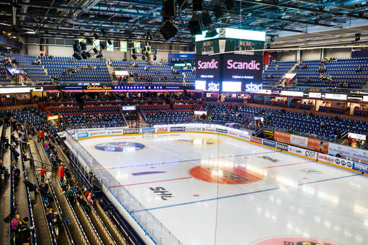 Isen väntar på spelare vid Löfbergs Arena