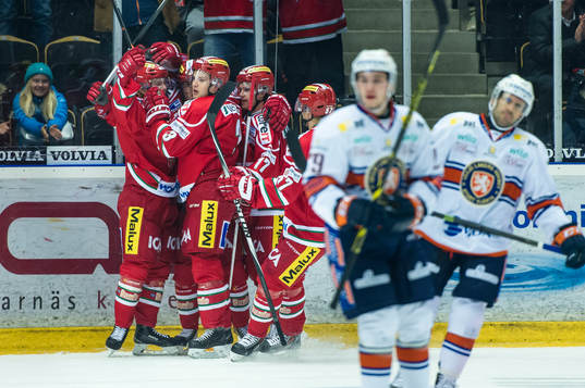 Modos Axel Ottosson gör sitt första mål i SHL och jublar