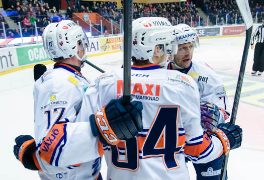 Växjös Alexander Johansson gör det första målet i