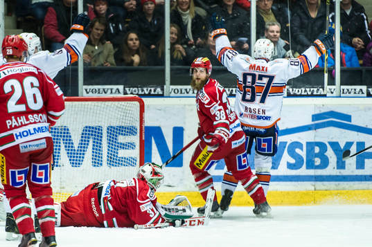 Växjös Robert Rosén gör 3-4 och Modos Nichlas Torp,