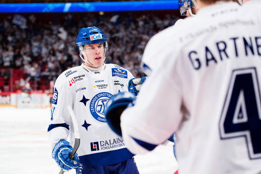 Leksands Tomi Sallinen jublar