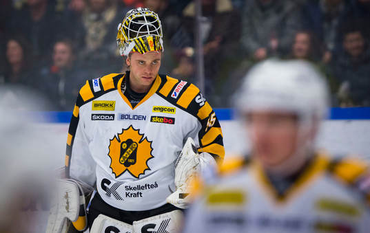 Skellefteås målvakt Markus Svensson deppar