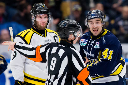 s Chris Campoli i samtal med Domare Pehr Claesson