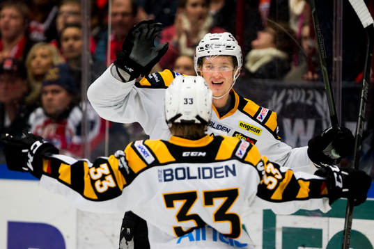 Skellefteås Mikko Lehtonen jublar