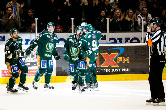 Färjestads spelare jublar