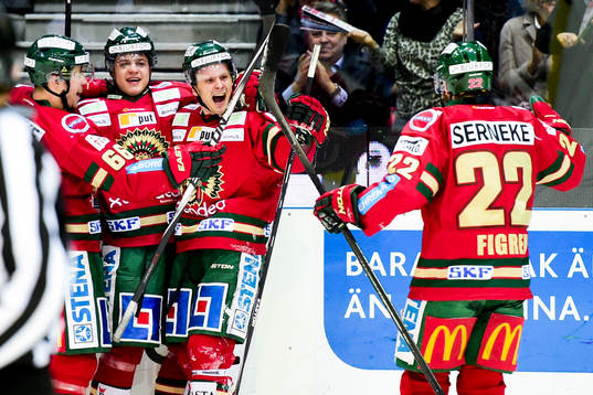 Frölundas spelare jublar