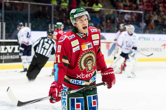 Frölundas Magnus Kahnberg är förbannad