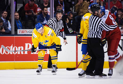 Sveriges William Nylander blänger på Tjeckiens David