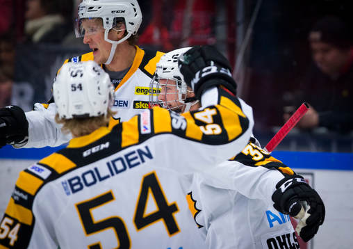 Skellefteås Mikko Lehtonen gör 2-2 och jublar med
