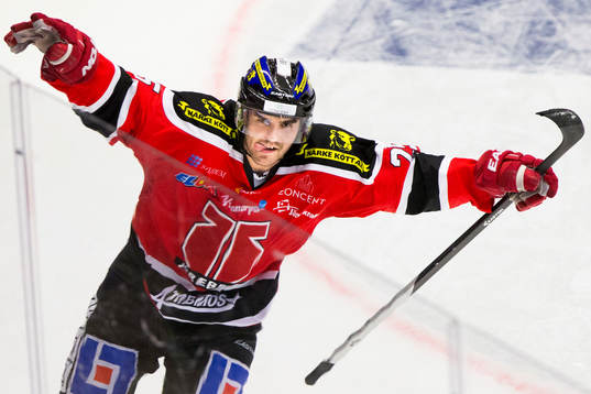 Örebros Martin Johansson jublar