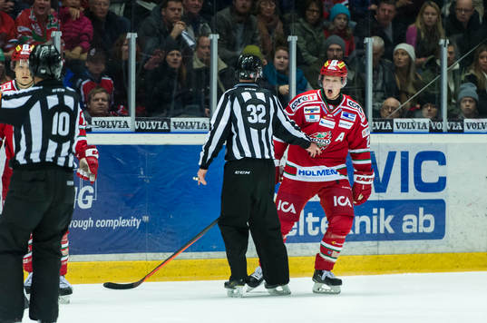 Modos Samuel Påhlsson blir utvisad men håller inte med