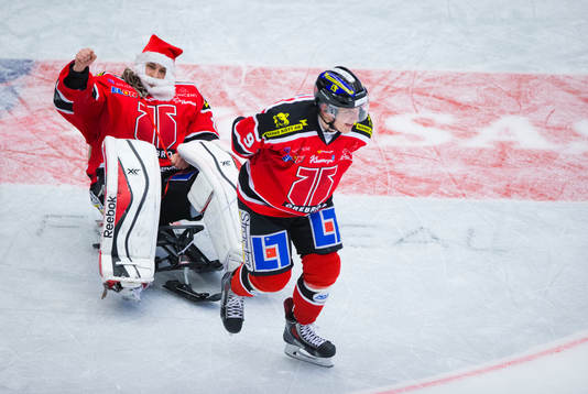 Örebros målvakt Julius Hudacek klädde ut sig till