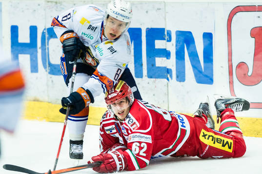 Växjös Ville Varakas trycker ned Modos Janos Hari