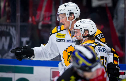 Skellefteås Mikko Lehtonen gör 2-2 och jublar med