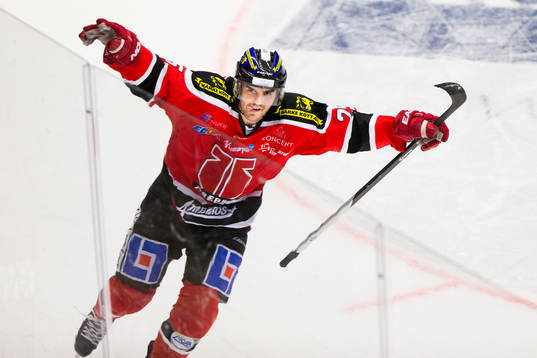 Örebros Martin Johansson jublar