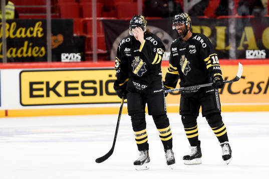 s Yared Hagos och Marcus Jonsson deppar