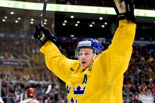Sveriges Lucas Wallmark jublar