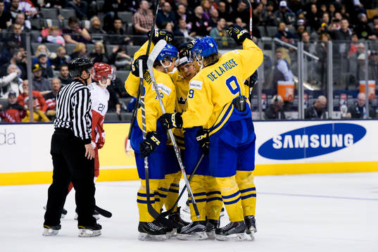 Sveriges spelare jublar