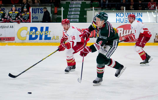 Tingsryds Dave Lindarvunder ishockeymatchen i Allettan