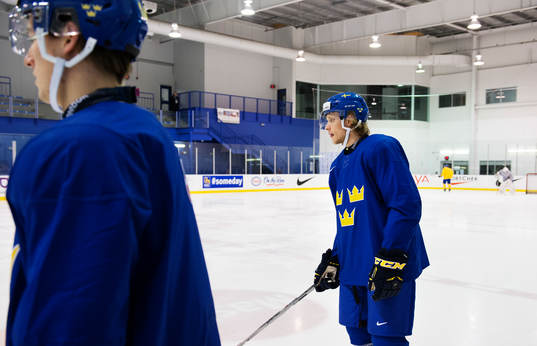 Robert Hägg och Jacob de la Rose på Sveriges träning