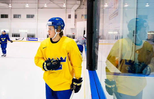William Nylander på Sveriges träning