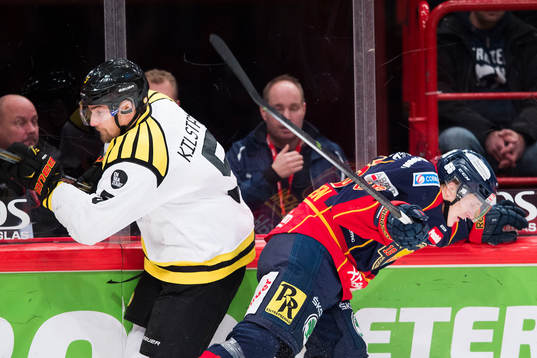 Brynäs Lukas Kilström och Djurgårdens Marcus Sörensen
