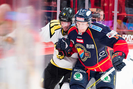 Brynäs Niclas Andersén och Djurgårdens Marcus Sörensen