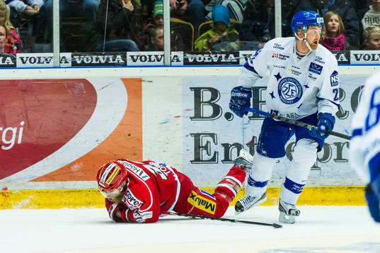 Modos Nichlas Torp och Leksands Mattias Ritola krockar