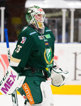 Färjestads målvakt Fredrik Pettersson Wentzel ser nöjd ut