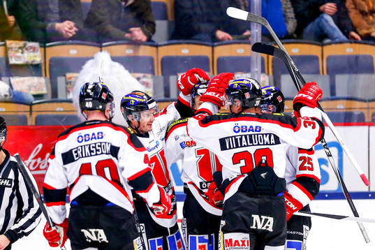 Örebros Marcus Weinstock jublar