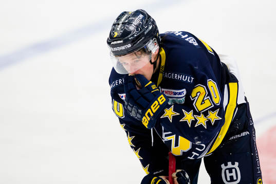 s Lawrence Pilut har ont
