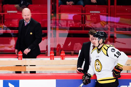 Brynäs tränare Tommy Jonsson och assisterande tränare