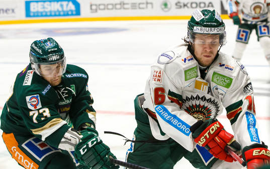 Färjestads Anton Grundel och Frölundas Anton Axelsson