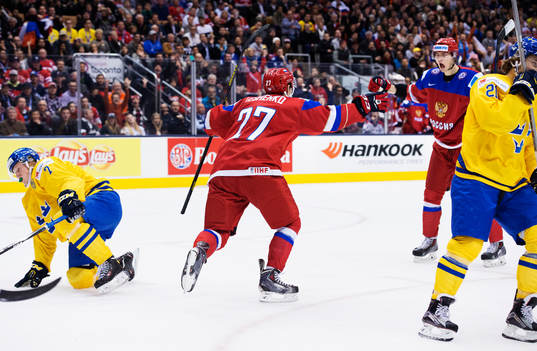 Rysslands Vyacheslav Leshenko och Ziat Paigin jublar