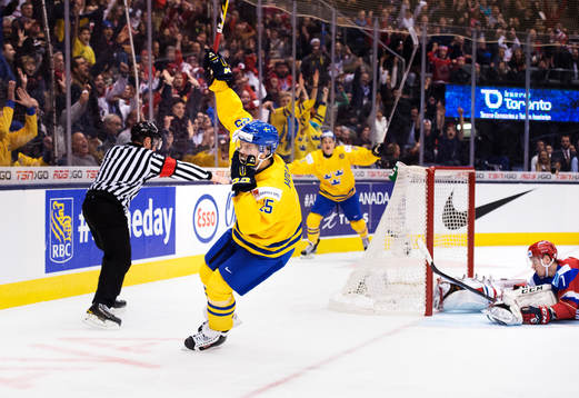 Sveriges Axel Holmström jublar